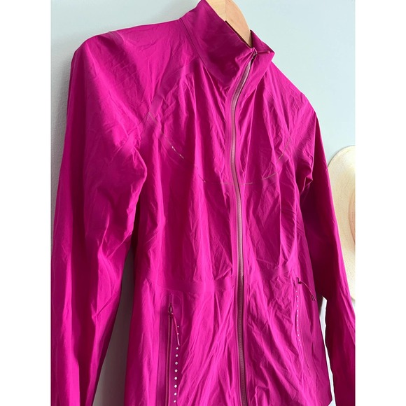 Lululemon | Fast and Free Windbreaker Jacket | Ripened Raspberry Pink | Sz 6 - Picture 2 of 9